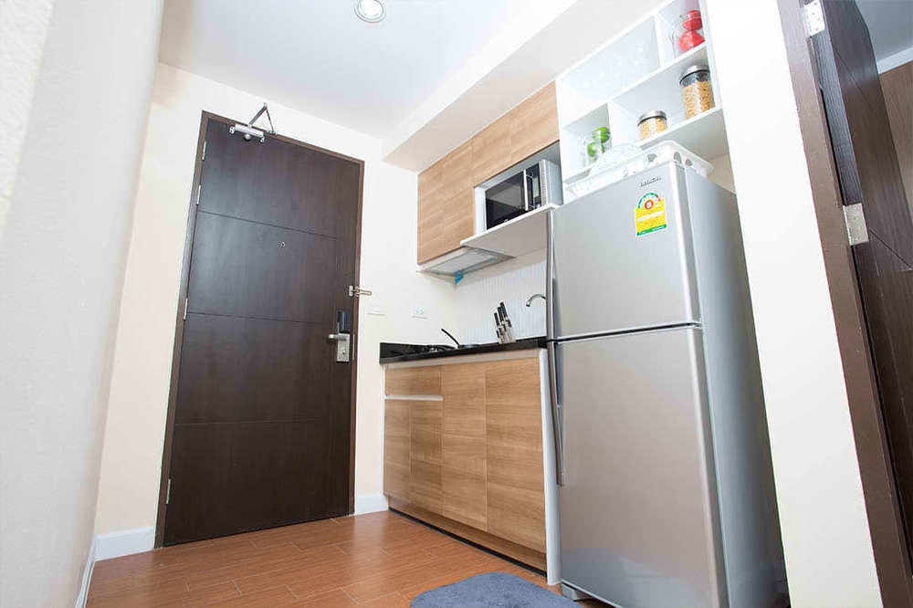 Bbg Seaside Luxurious Service Apartment Bang Saen Bagian luar foto