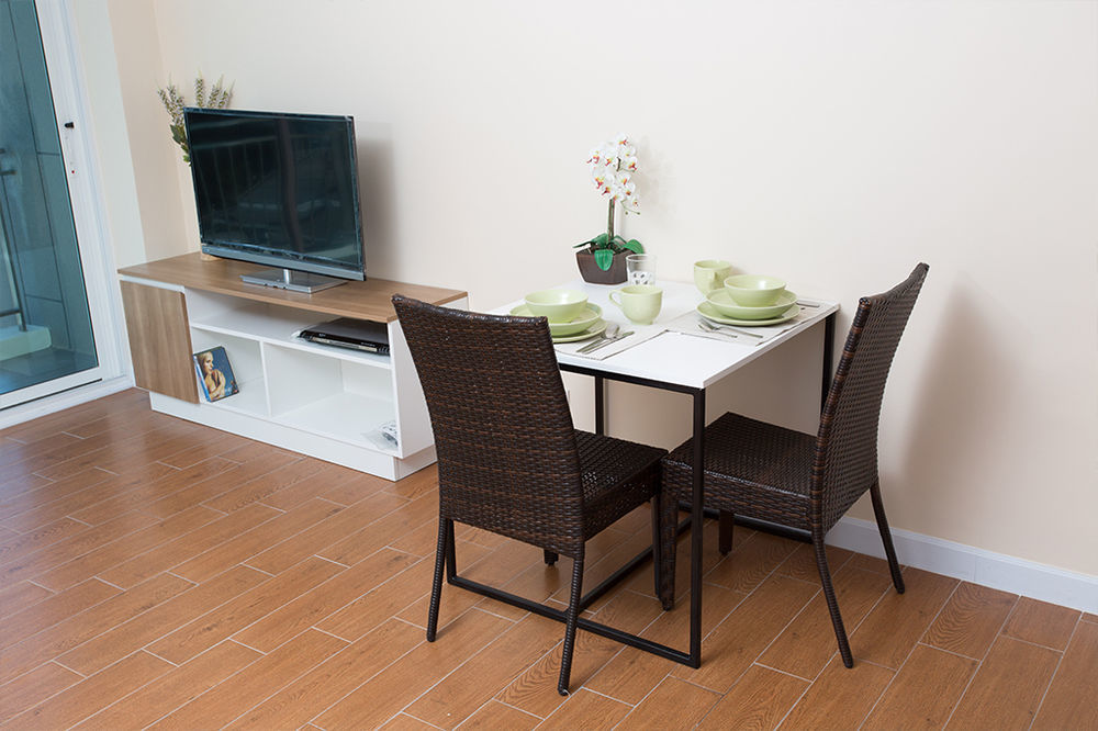 Bbg Seaside Luxurious Service Apartment Bang Saen Bagian luar foto