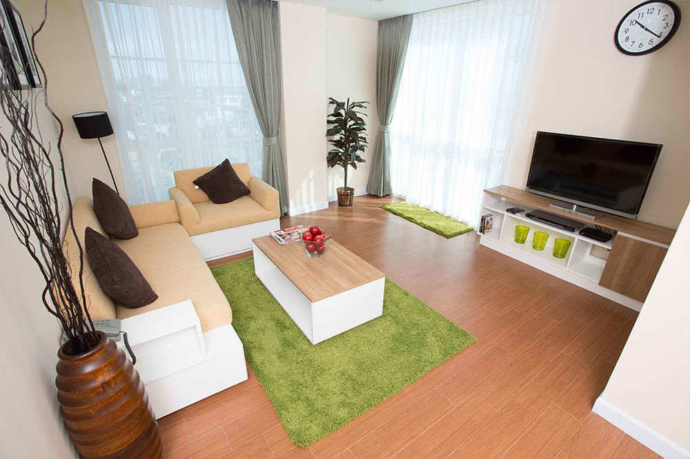 Bbg Seaside Luxurious Service Apartment Bang Saen Bagian luar foto