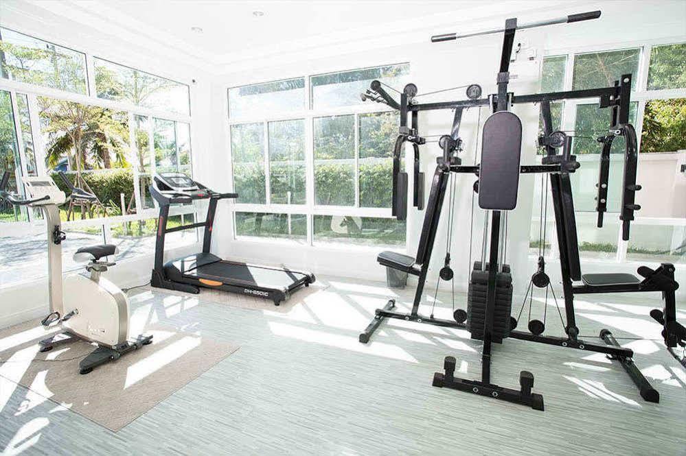 Bbg Seaside Luxurious Service Apartment Bang Saen Bagian luar foto