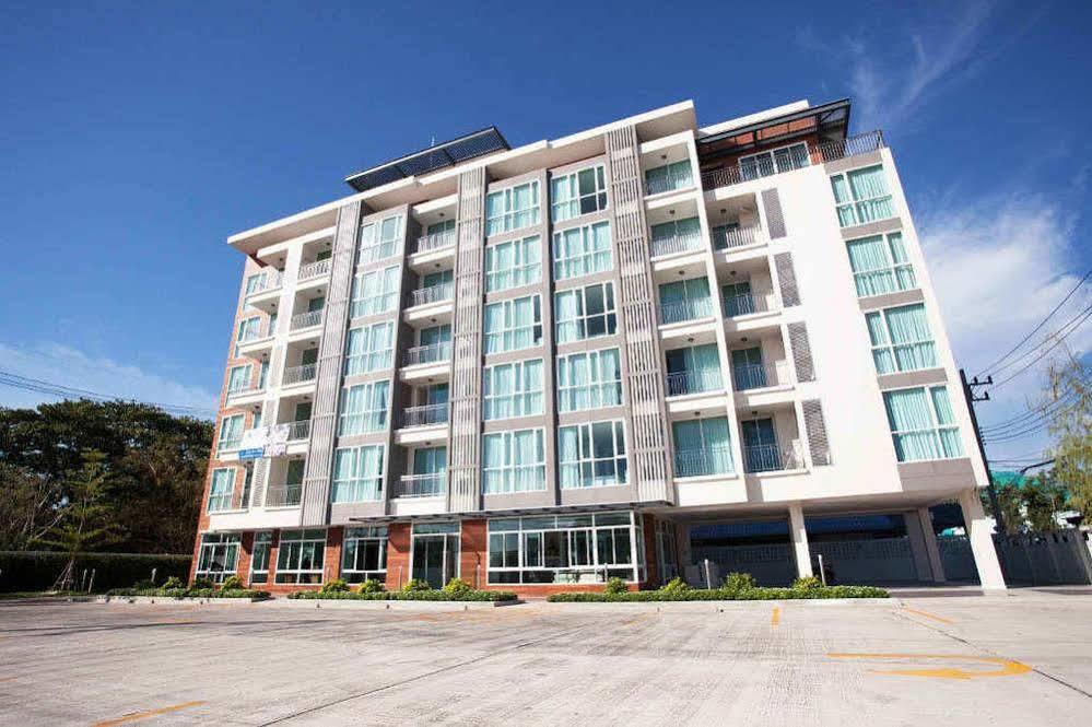 Bbg Seaside Luxurious Service Apartment Bang Saen Bagian luar foto
