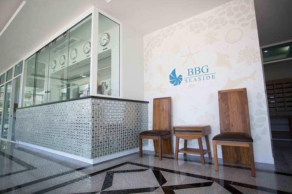 Bbg Seaside Luxurious Service Apartment Bang Saen Bagian luar foto